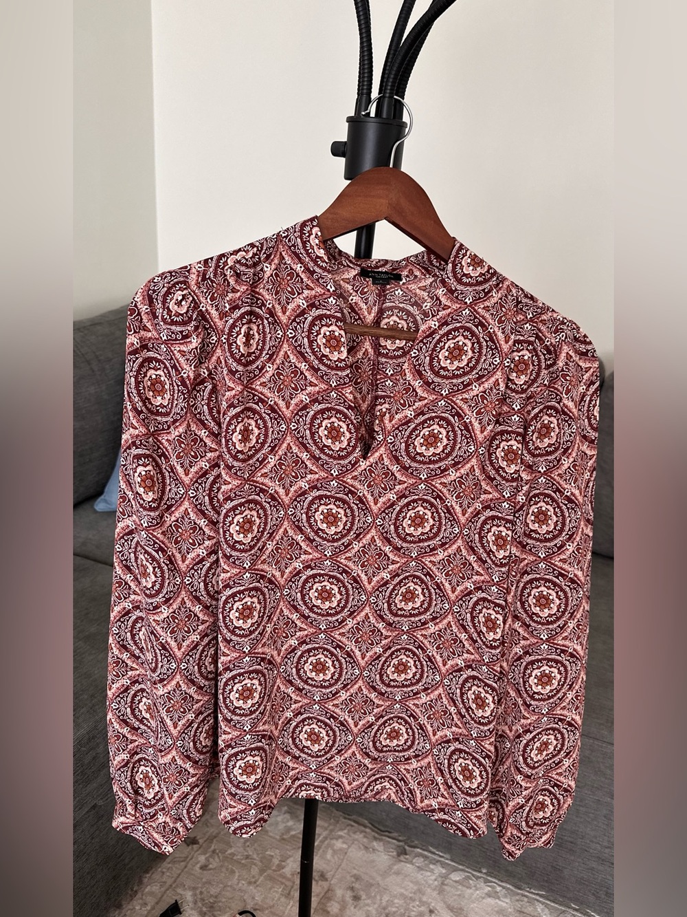 Ann Taylor Brown and Cream Medallion-Print Long Sleeve Top - size Small